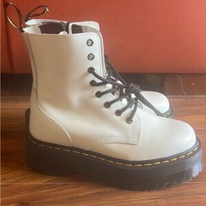 Dr Martens Jadon White Leather Platform Boots Zip Size 6 US M/ 7 US L unisex